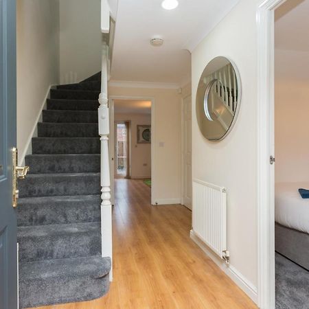 プレストン Great Park Townhouseヴィラ エクステリア 写真
